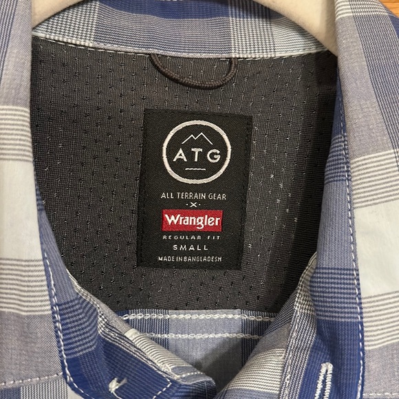 Wrangler Small ATG blue plaid All Terrain Gear short sleeve button down … - Picture 8 of 11
